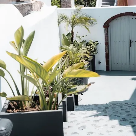 Cooper's Cave House With Heated Jacuzzi Βίλα *