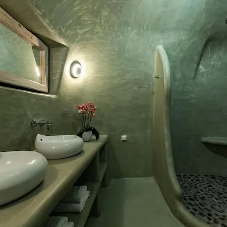 Cooper's Cave House With Heated Jacuzzi Villa