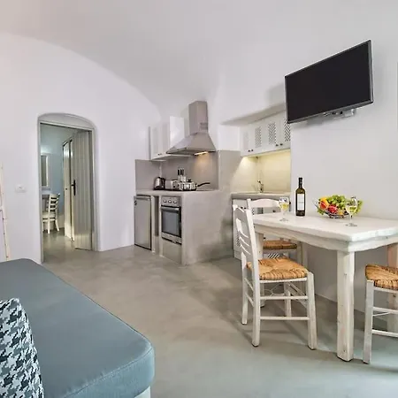 Cooper's Cave House With Heated Jacuzzi