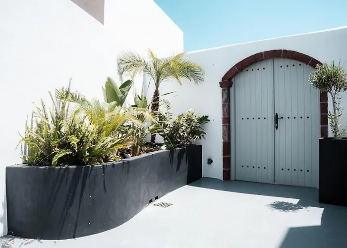 Cooper's Cave House With Heated Jacuzzi Villa