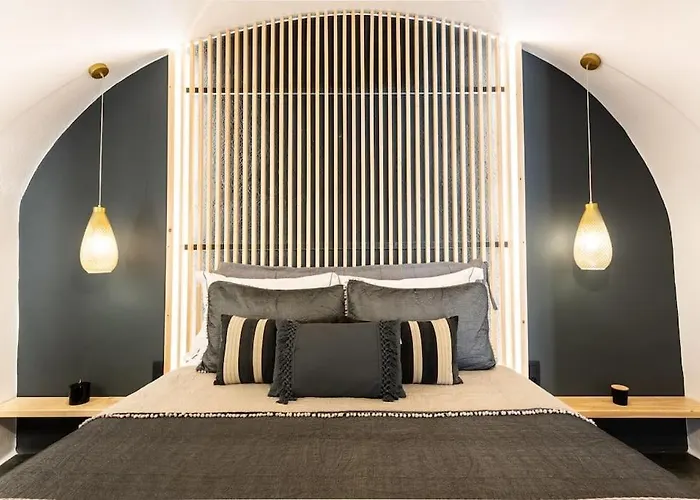 Cooper's Cave House With Heated Jacuzzi * Megalochori (Santorini)