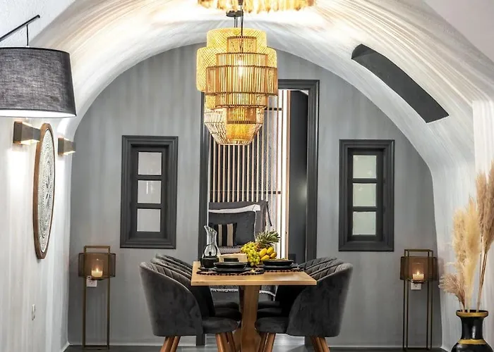 Cooper's Cave House With Heated Jacuzzi * Megalochori (Santorini)