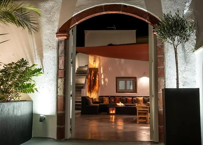 Cooper's Cave House With Heated Jacuzzi Villa