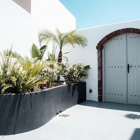 Cooper's Cave House With Heated Jacuzzi Villa